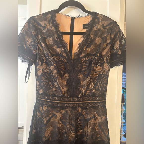 new Tadashi Shoji v neck short sleeve lace mesh cocktail midi dress in black - Picture 5 of 9